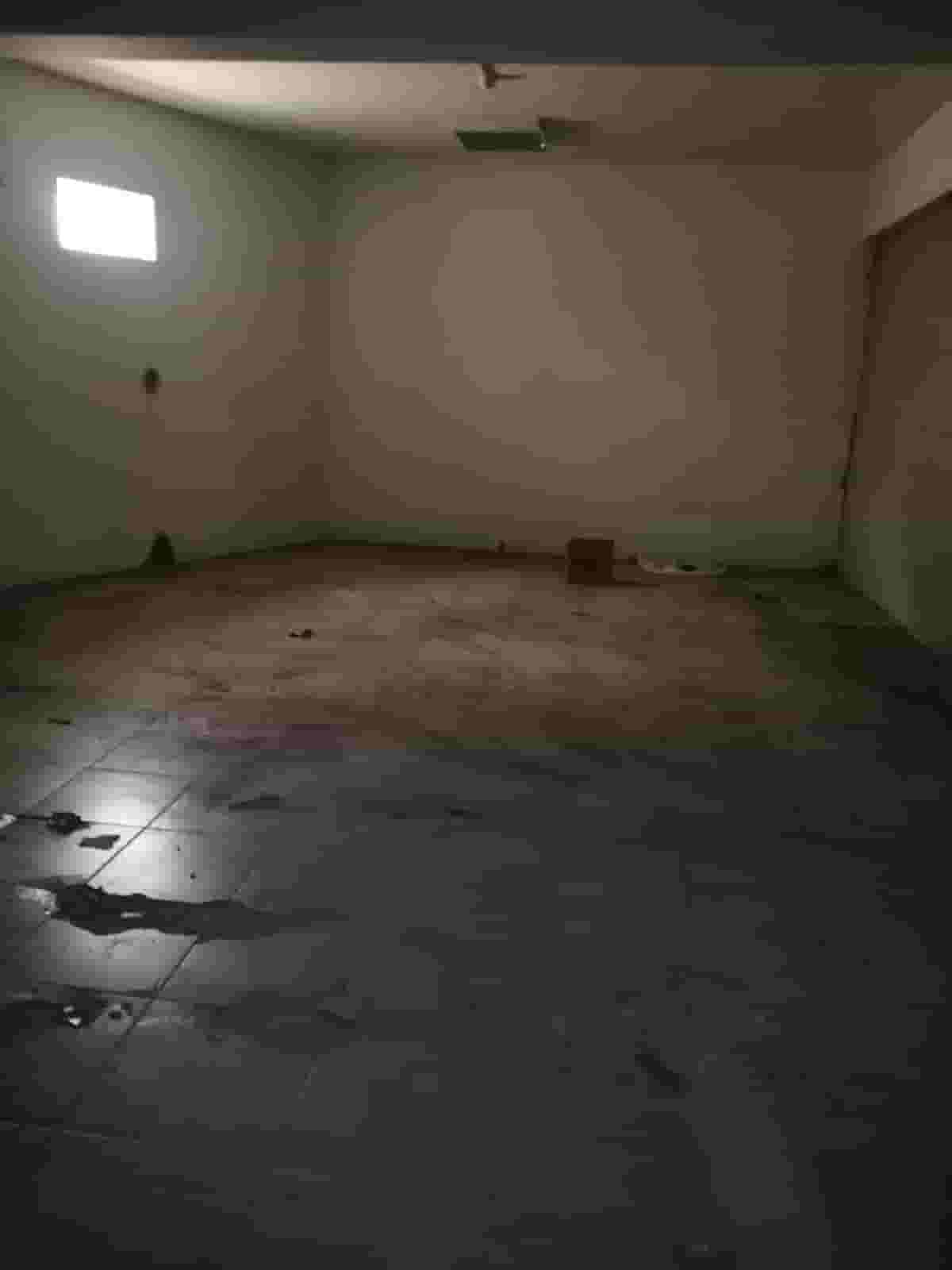 Commercial workshop for rent in Hamad town مخزن تجاري للإيجار بمنطقة اللوزى دوار 2