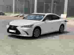 Lexus es-300h 2023 (White)