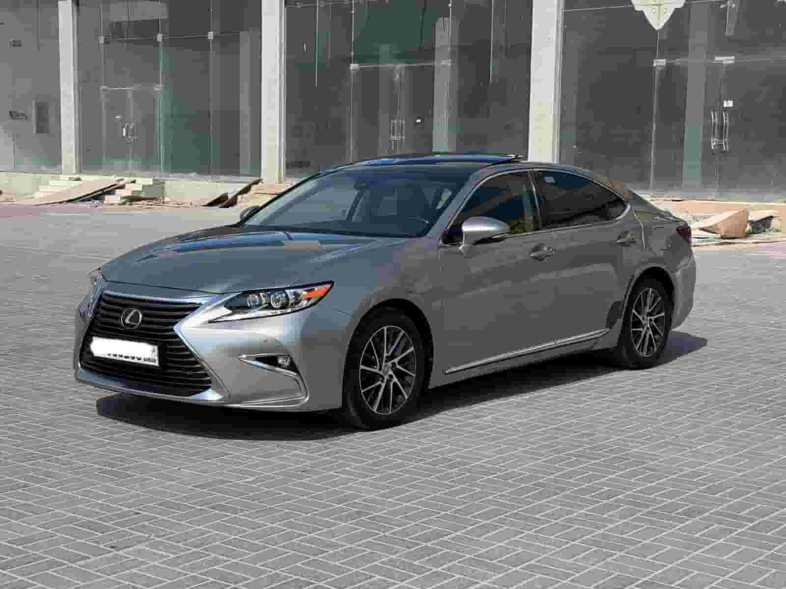 Lexus ES-350 2016  