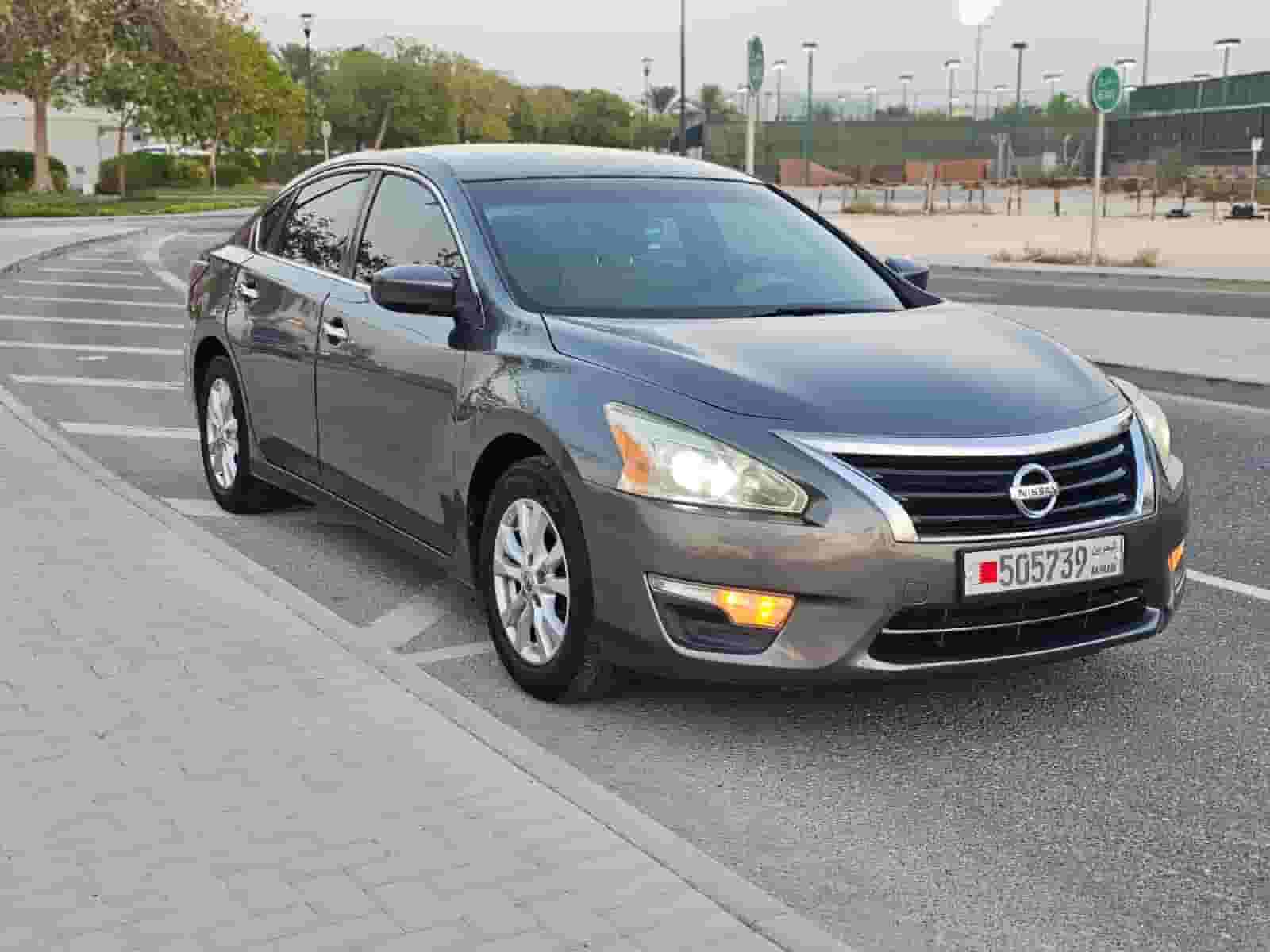 Nissan Altima 2014 - 0 accident - Pass & insr 31st March 27 - Original Paint - 200K KM only - 1900 BD