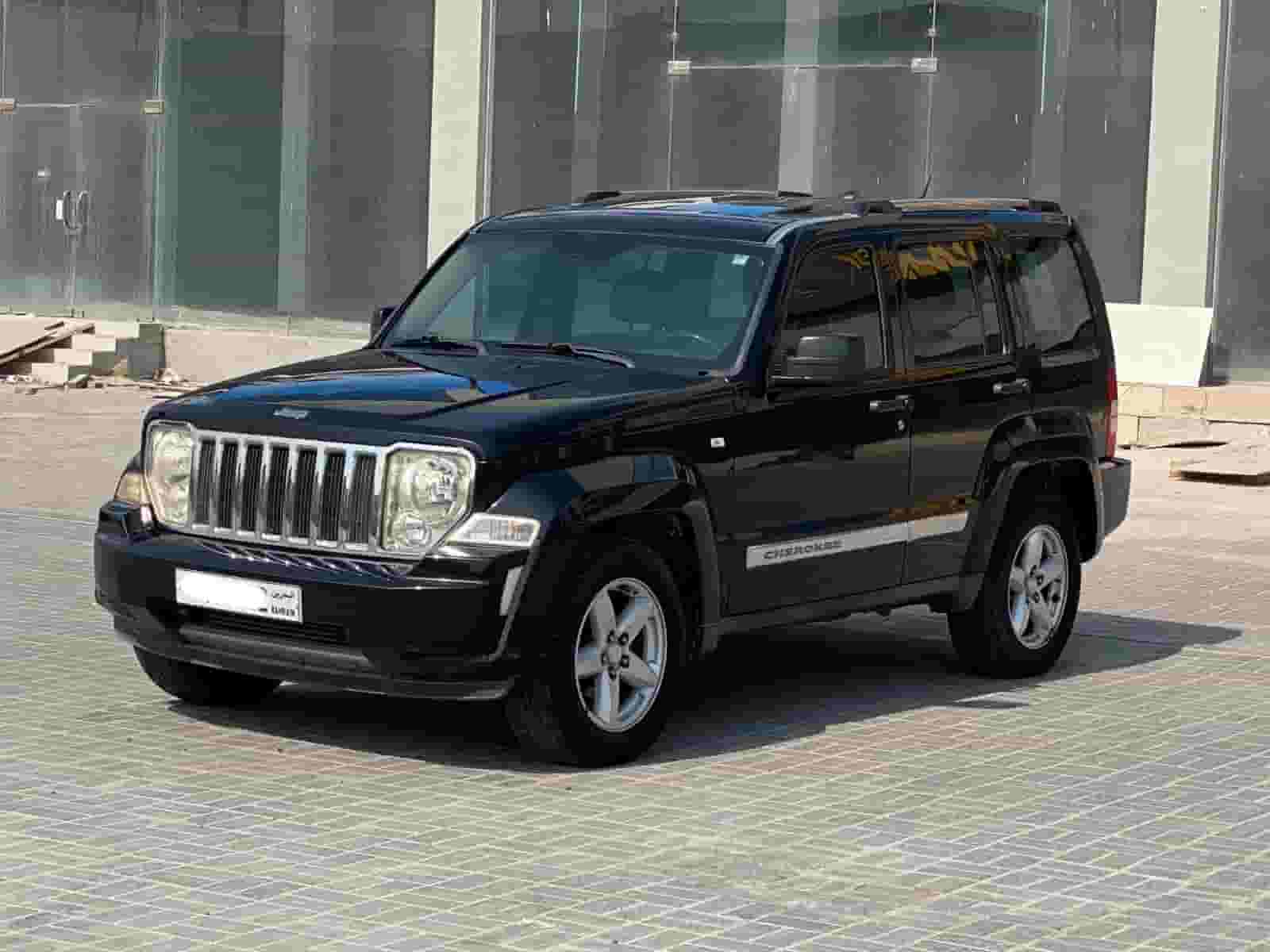 جيب شيروكي LTD 2011 (أسود)