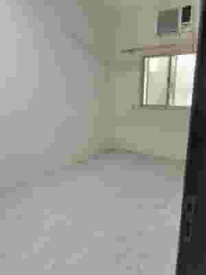 Studios with electricity for rent in the Ras Rumman area near Al Kasr Street