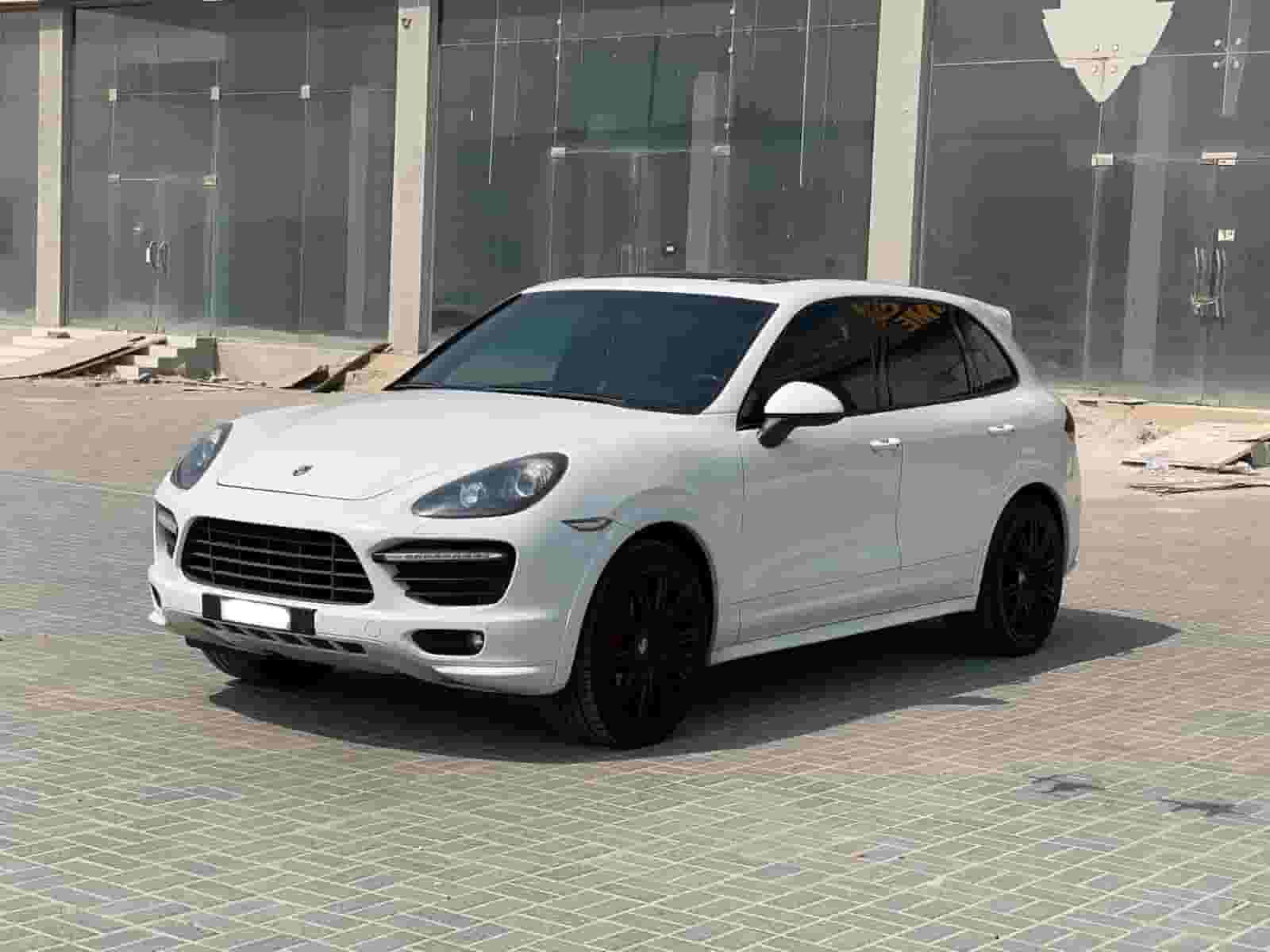 Porsche Cayenne GTS 2014 (White)