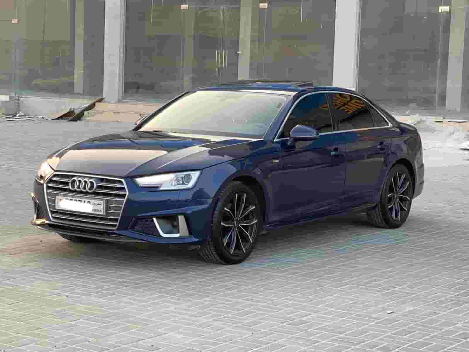 Audi A4 / 2019 (Blue)