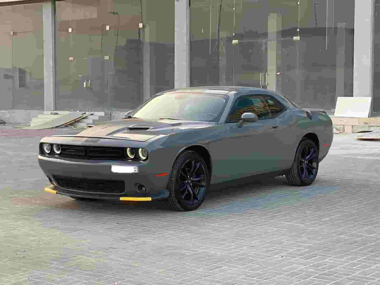 Dodge Challenger SXT 2018 (Grey)