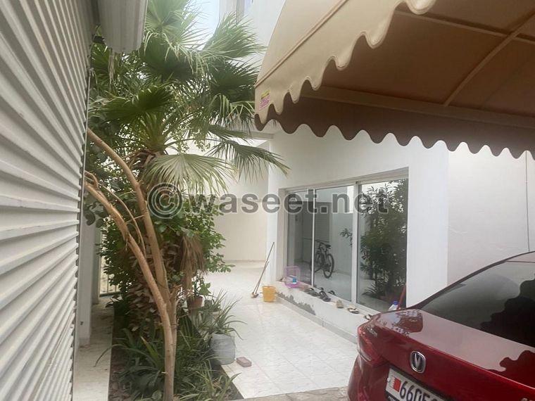 For rent, a house of 320 meters in Hamad Town 5