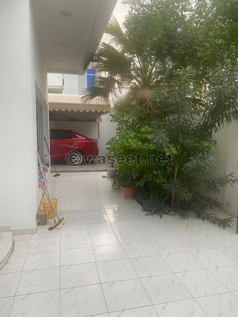 For rent, a house of 320 meters in Hamad Town 7