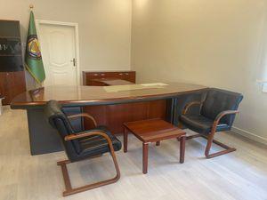 Office furniture in excellent condition 