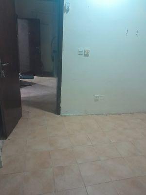 For rent a studio  in Al Qudaybiya 