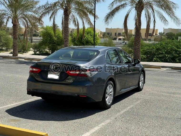 Toyota Camry LE Hybrid 2020  5