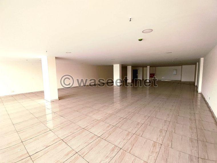 Commercial showroom for rent in Salmaniya 3