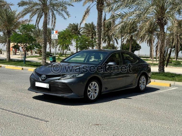 Toyota Camry LE Hybrid 2020  1