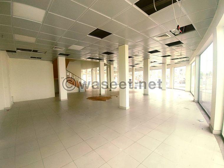 A 300 sqm commercial showroom for rent in Muharraq  2