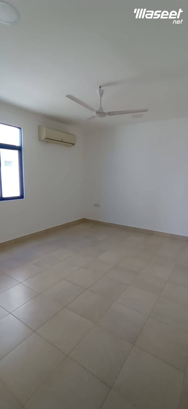للإيجار شقة في جبلة حبشي