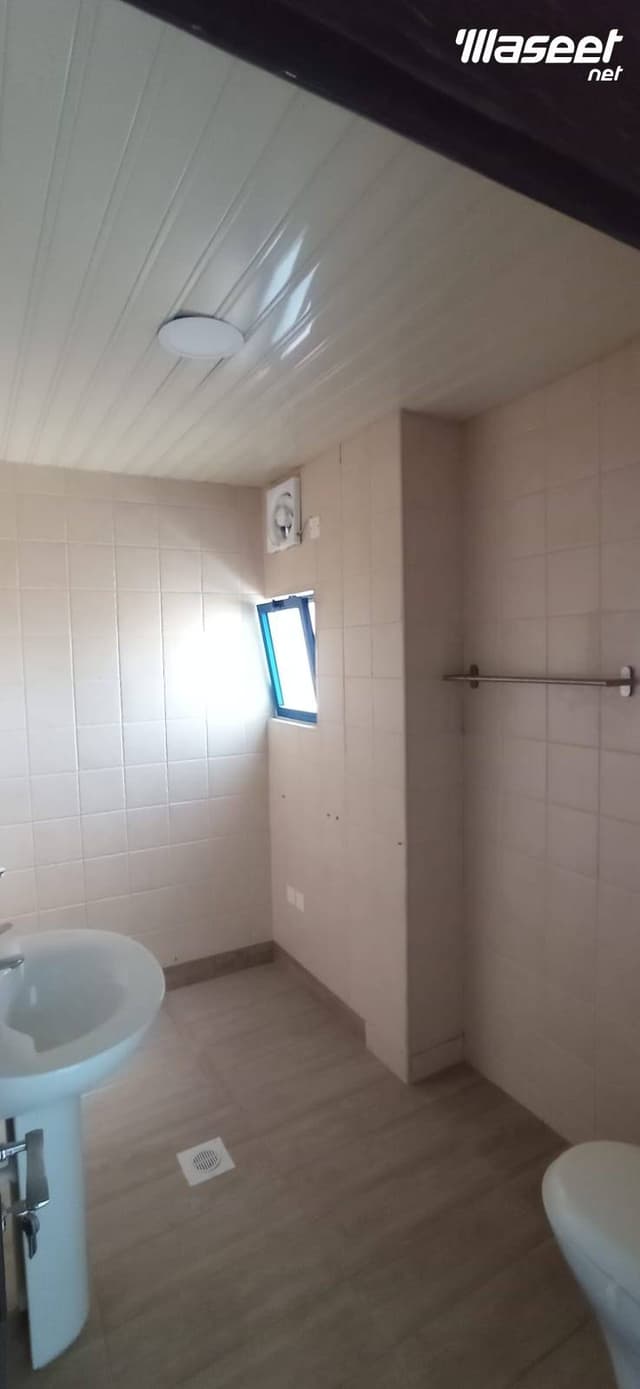 للإيجار شقة في جبلة حبشي