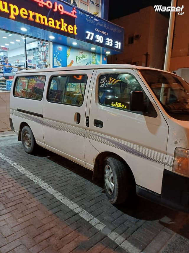 Nissan 2010 bus for sale
