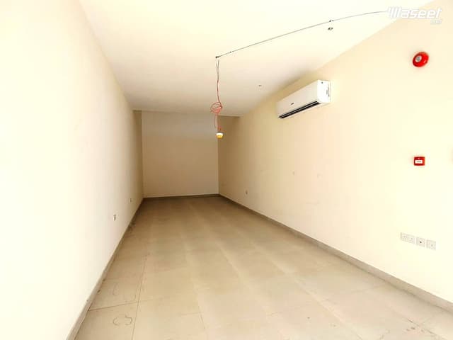 Commercial shop for rent in Hidd