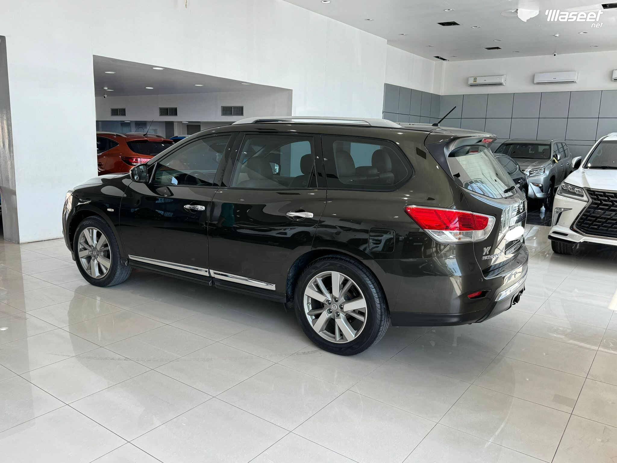 نيسان باثفايندر SV 2016 5