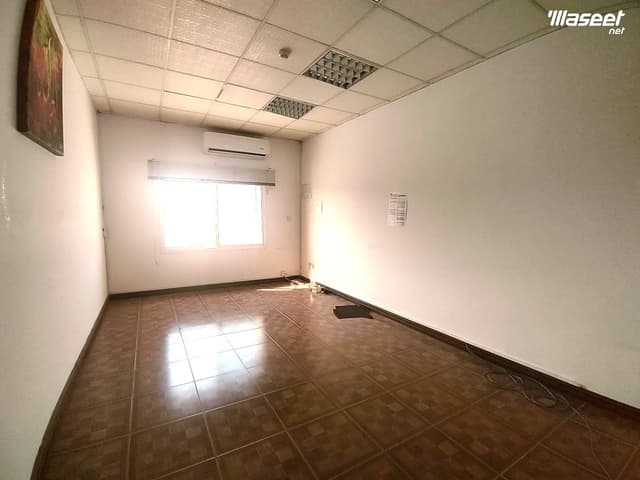 Commercial office for rent 125m
