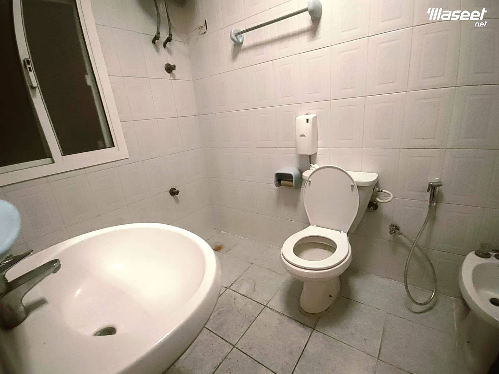 Commercial office for rent 125m 3