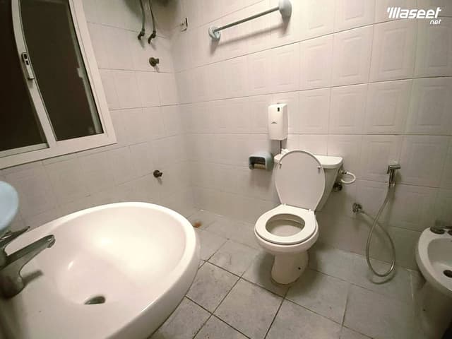 Commercial office for rent 125m