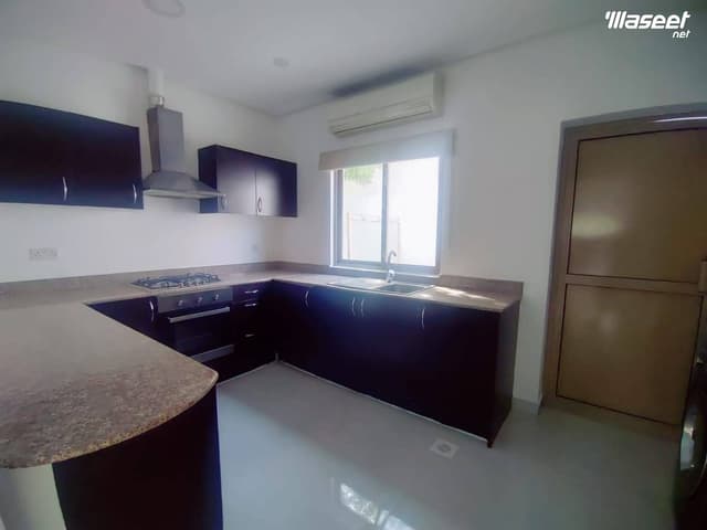 Beautiful Garden  Villa for Rent in Maqabah