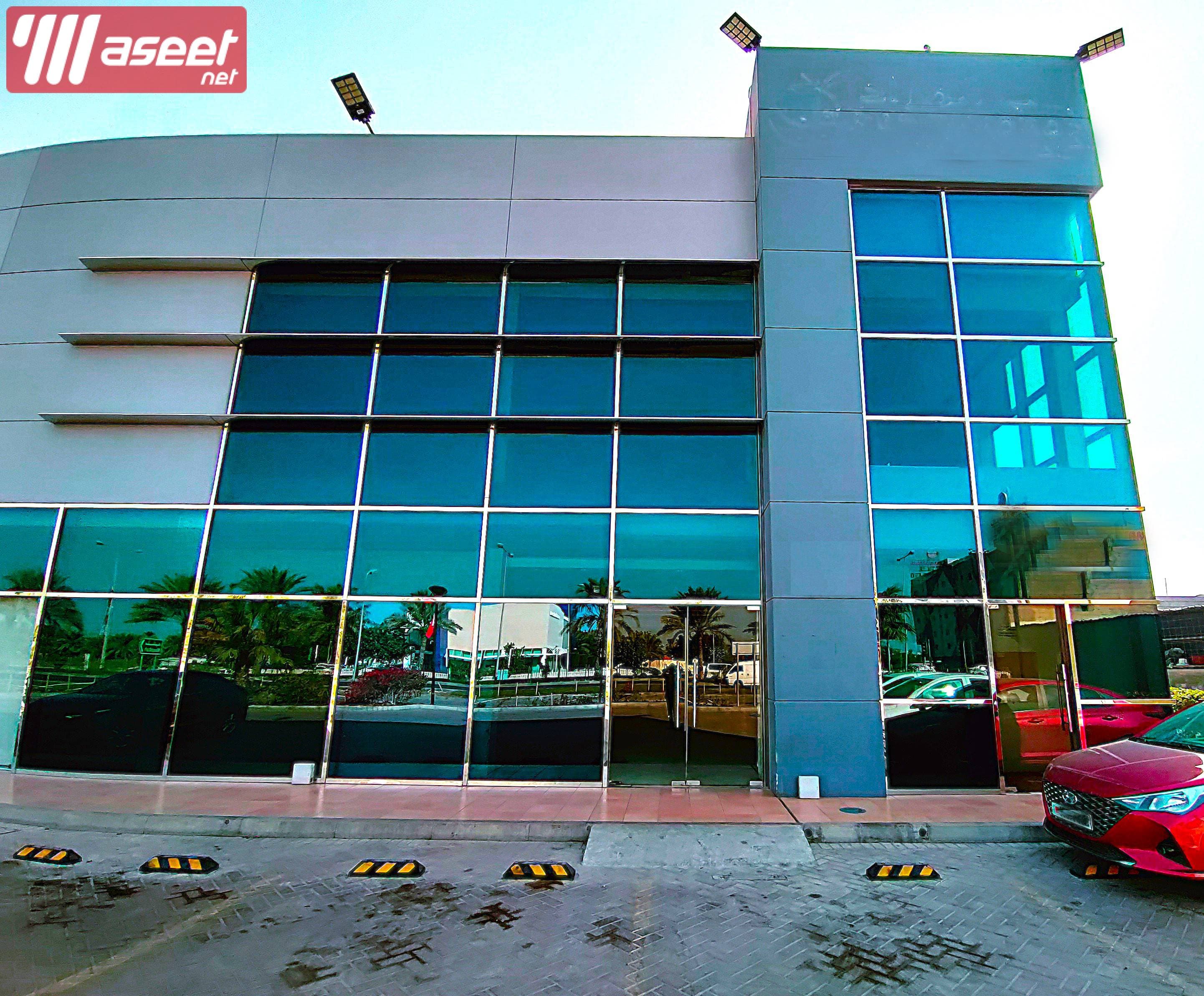 A commercial showroom for rent  7
