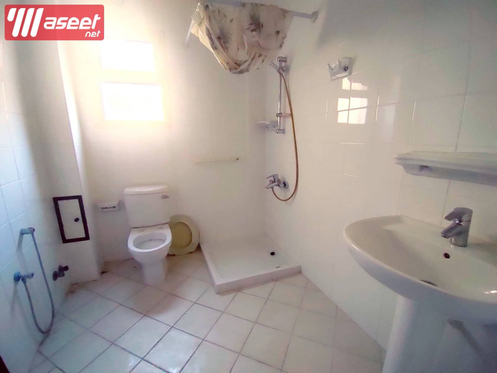 A huge 3-storey villa for sale in Tubli 6
