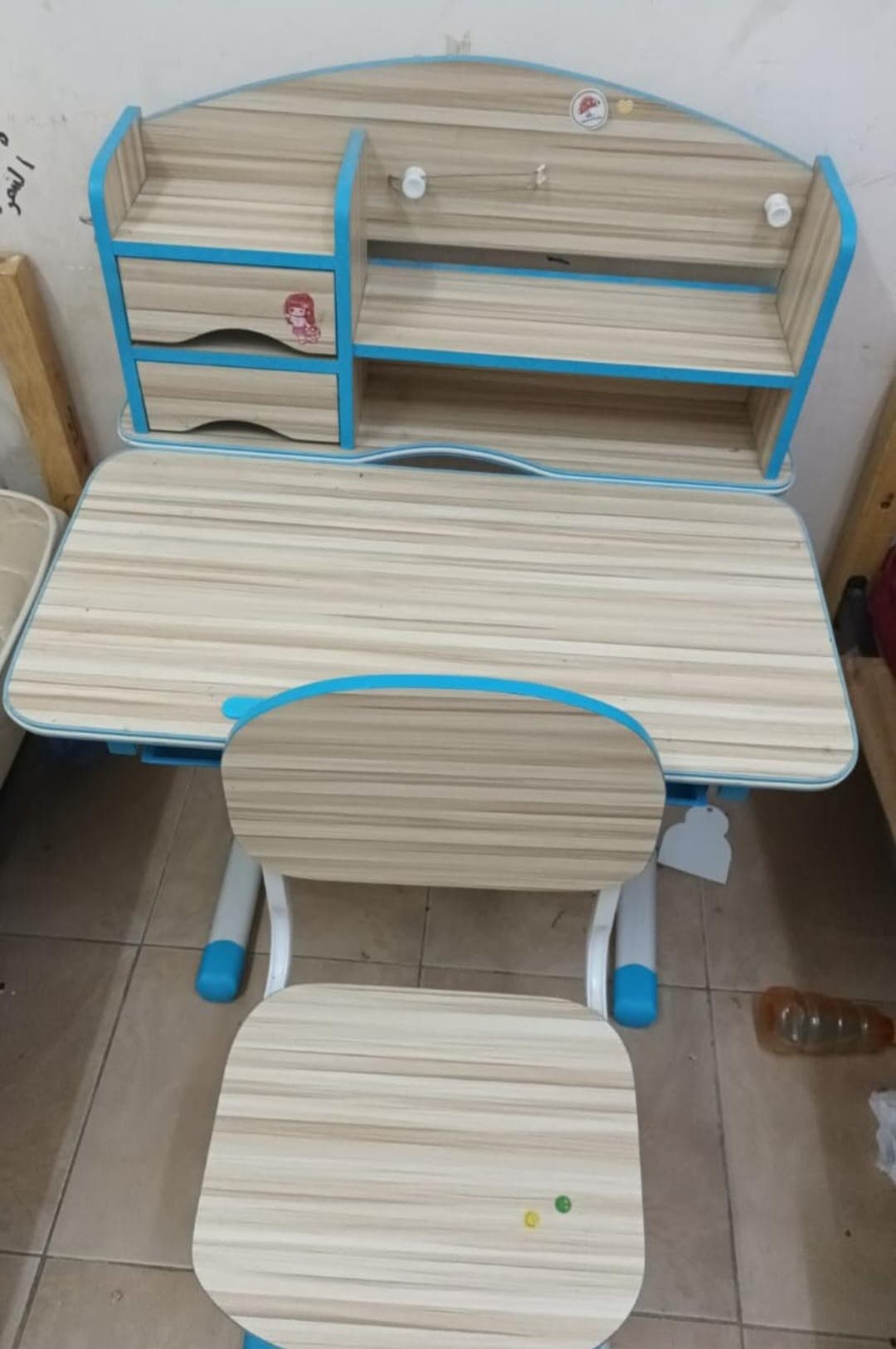 مكتب مع كرسي 0