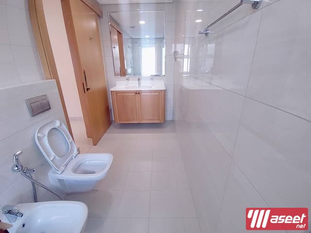 beautiful villa with garden for rent 