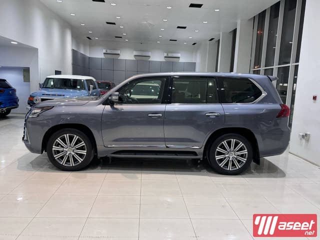 Lexus LX-570 / 2017 (Grey)