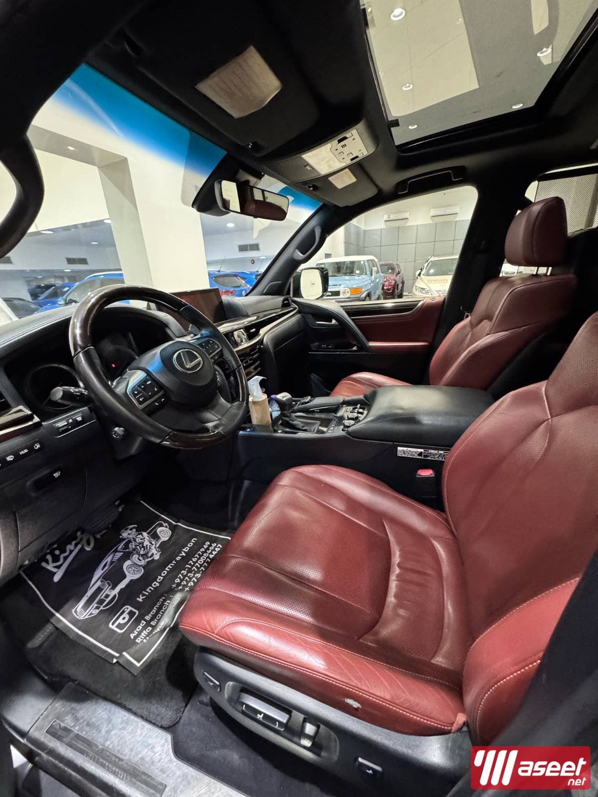 Lexus LX-570 / 2017 (Grey) 3