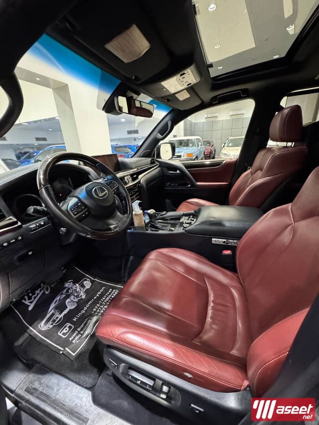 Lexus LX-570 / 2017 (Grey)
