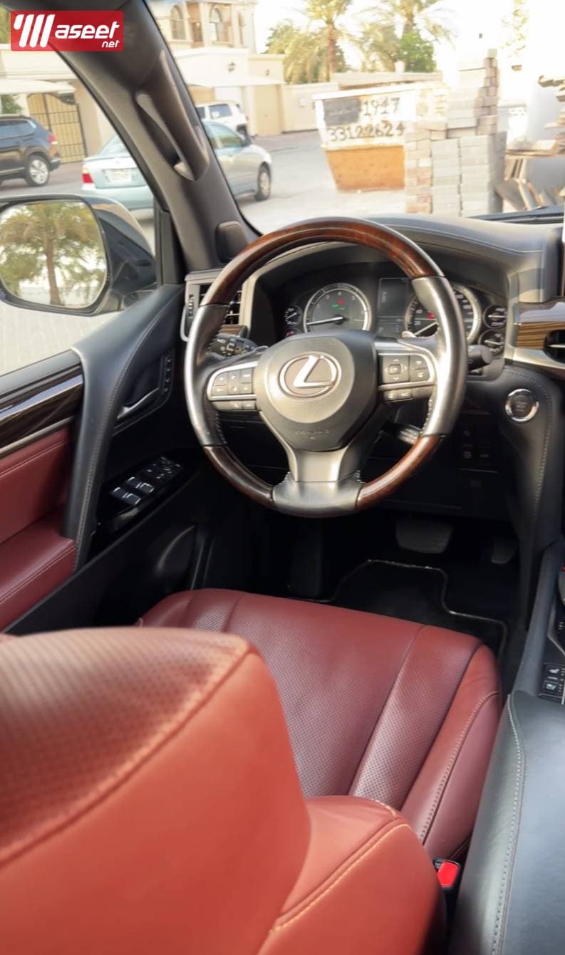 Lexus LX570 model 2017 2