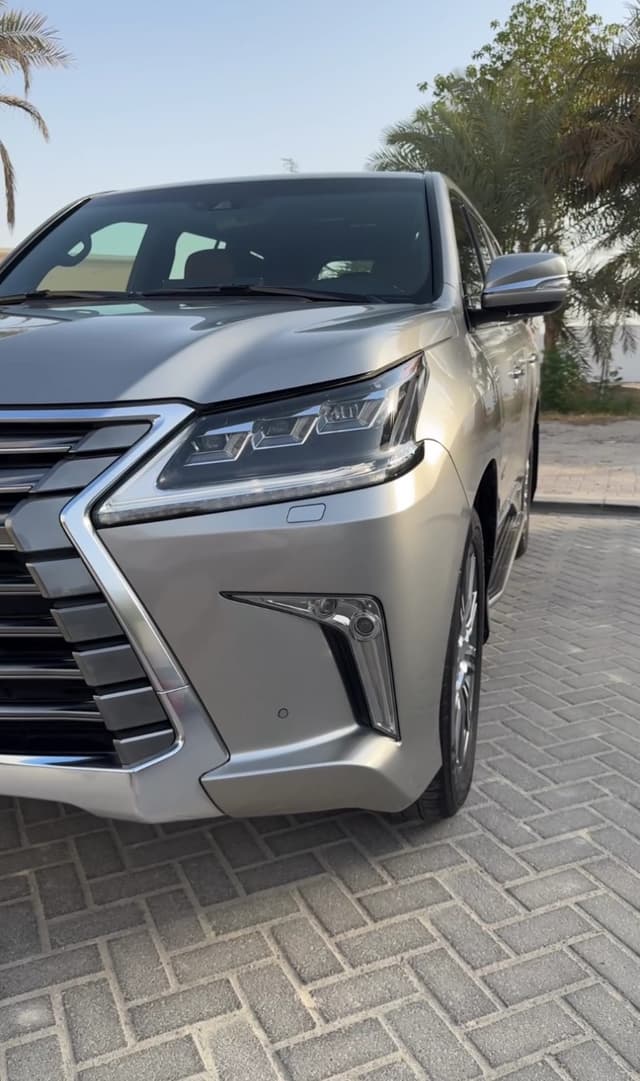 Lexus LX570 model 2017