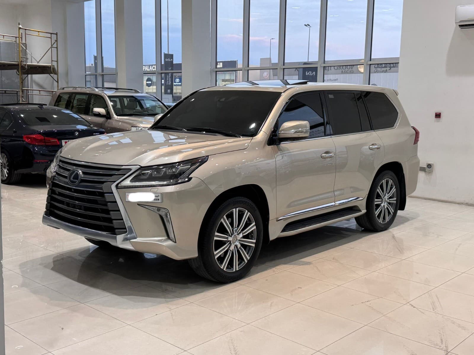 Lexus LX-570 2017 5