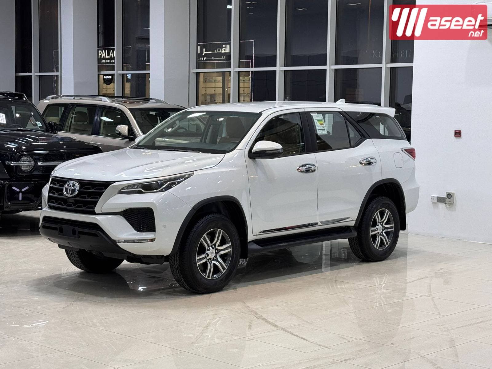 Toyota Fortuner 2025 (White) 2
