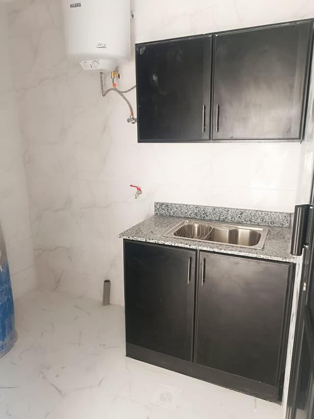 ✨ Shop for Rent – Prime Location – 300 BHD – Brand New – Hoora