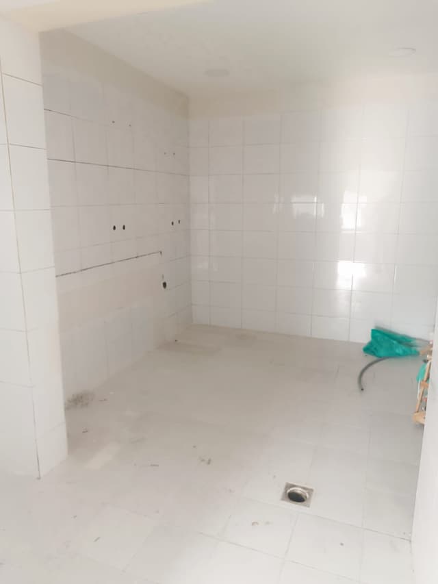 ✨ Shop for Rent – Prime Location – 300 BHD – Brand New – Hoora