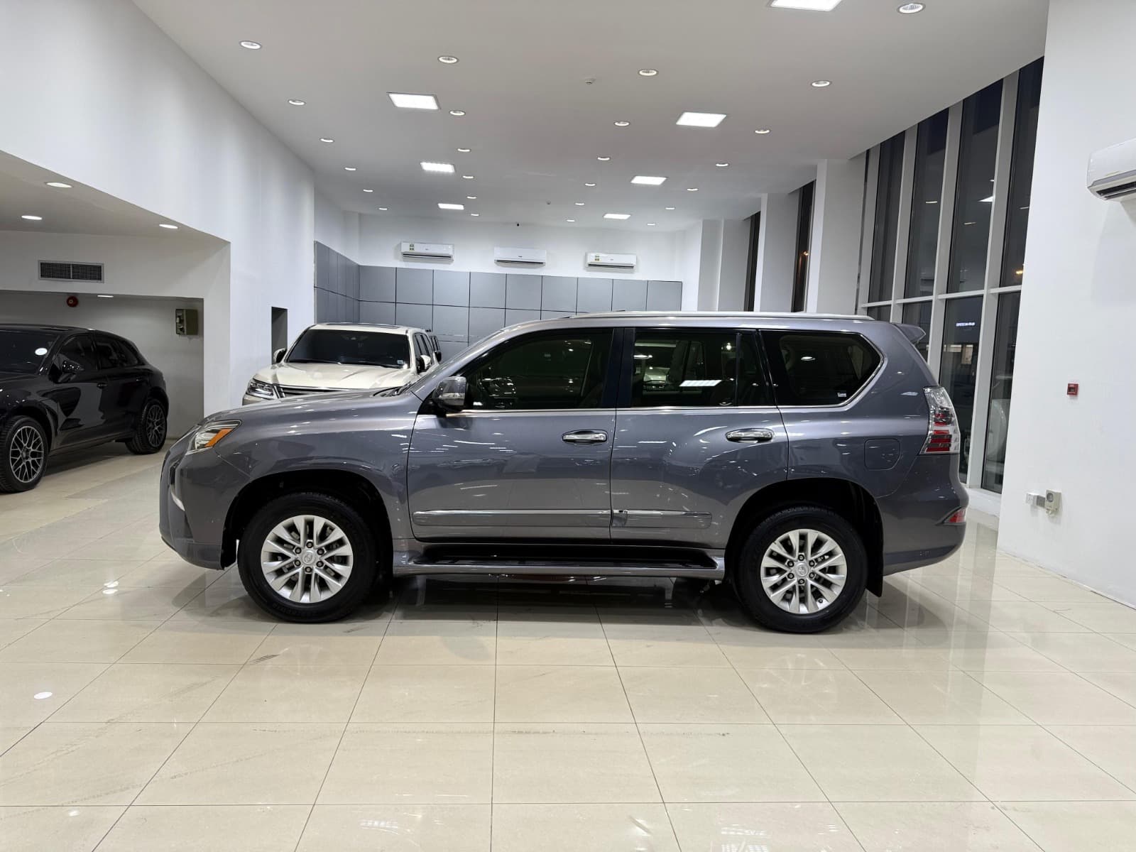 Lexus GX-460/2015 (Grey) 1