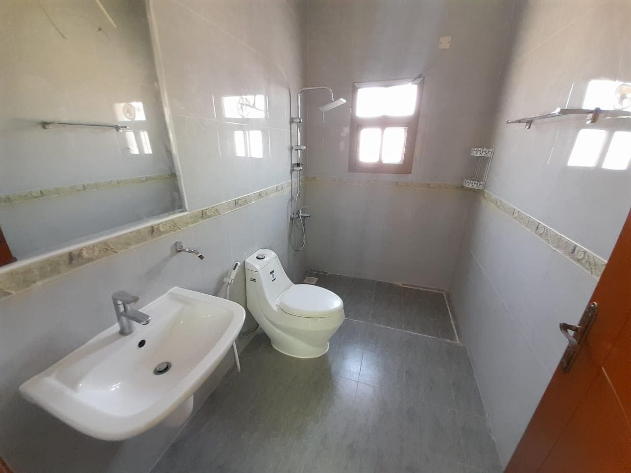 Apartment for rent in Busaiteen 5