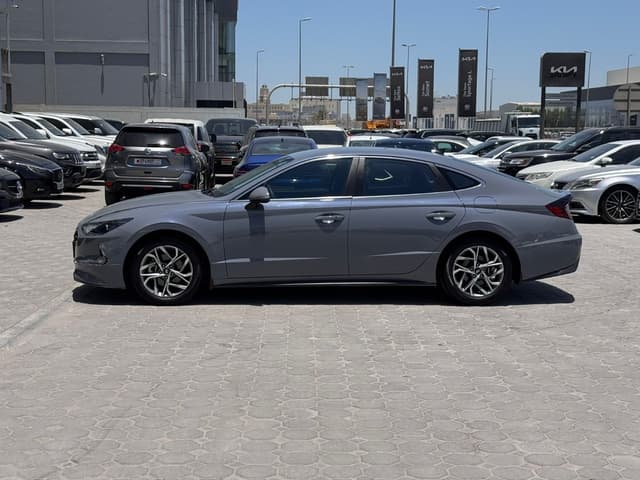 هيونداي سوناتا 2023 (أزرق)