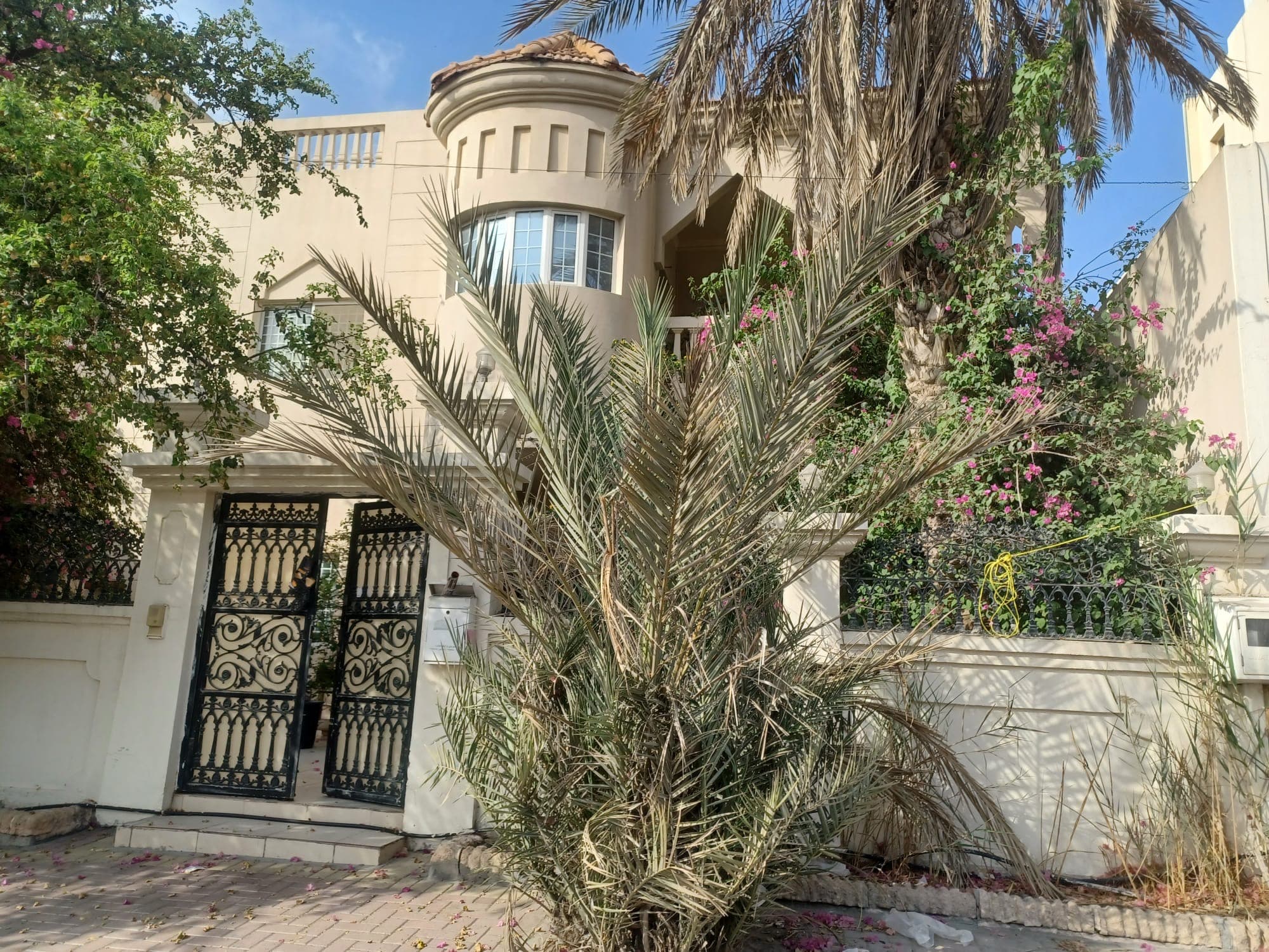 Villa for sale in East Riffa 0