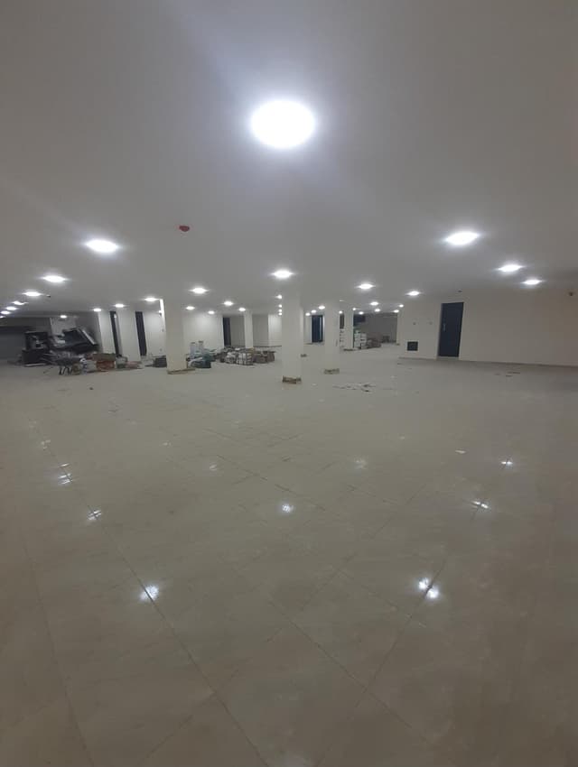 For rent a very large store in Aali, new 1100 square meters