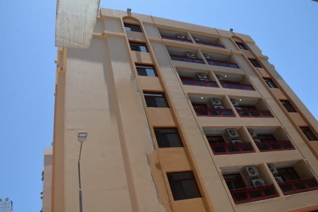 مبنى شقق مفروشة للبيع