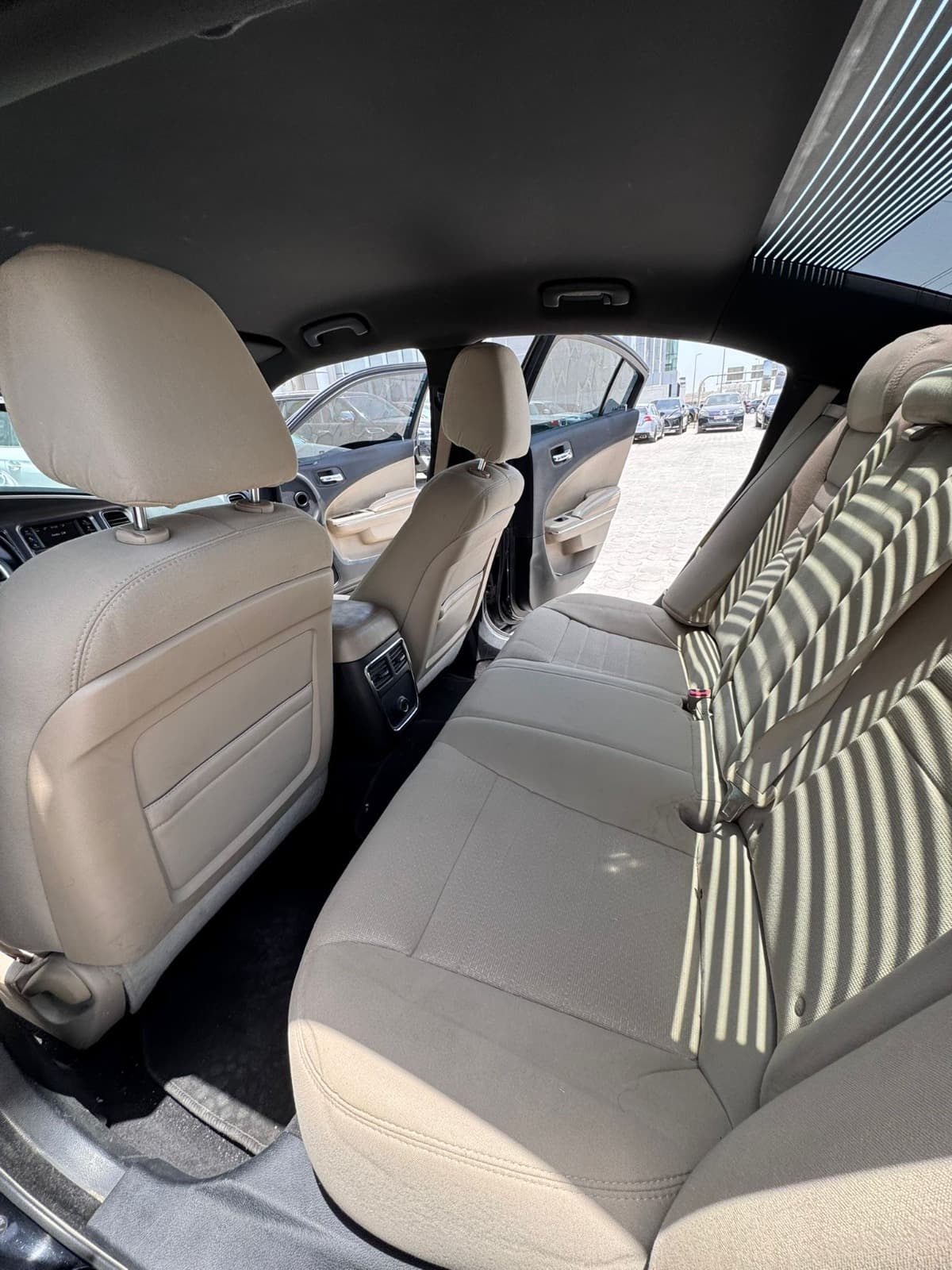 2014 Dodge Charger SE 1