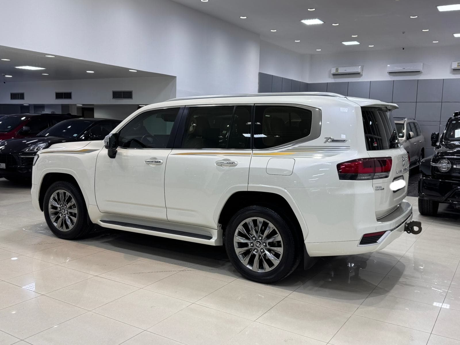 تويوتا لاند كروزر VX-R 2022 4