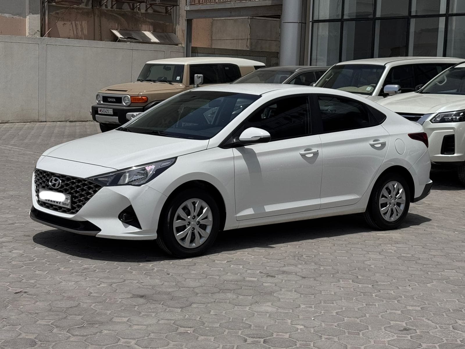 Hyundai Accent 2022 (White) 3