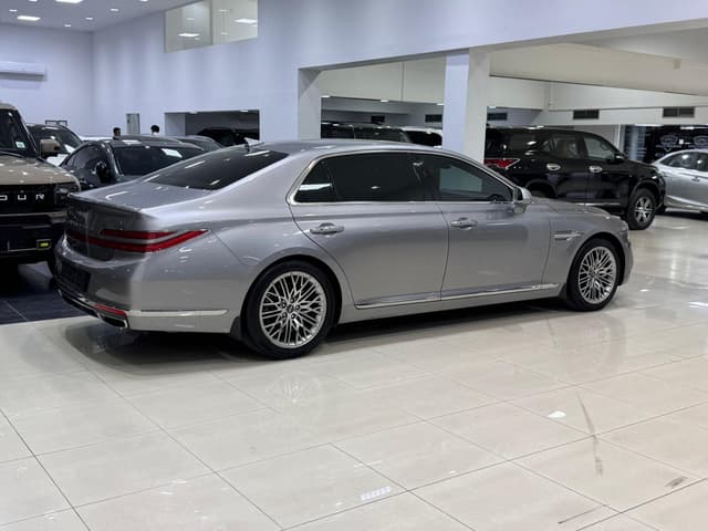 Genesis G90 / 2021 (Silver)