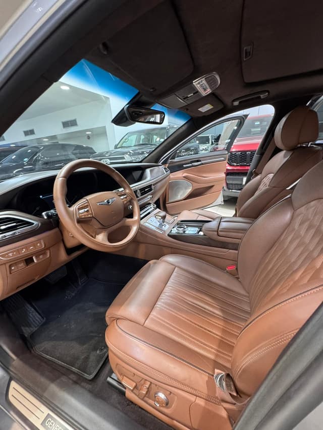 Genesis G90 / 2021 (Silver)